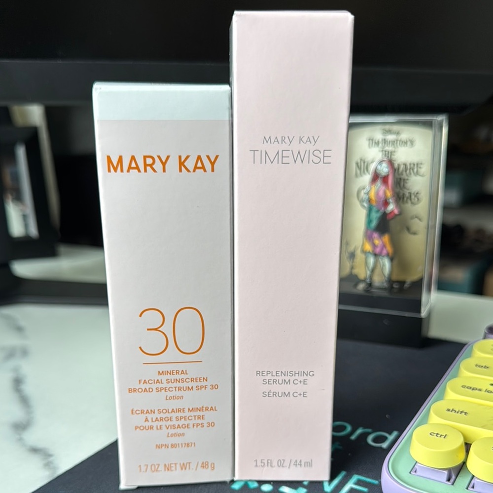 Mary Kay Mineral Sunscreen and Replenishing Serum Set